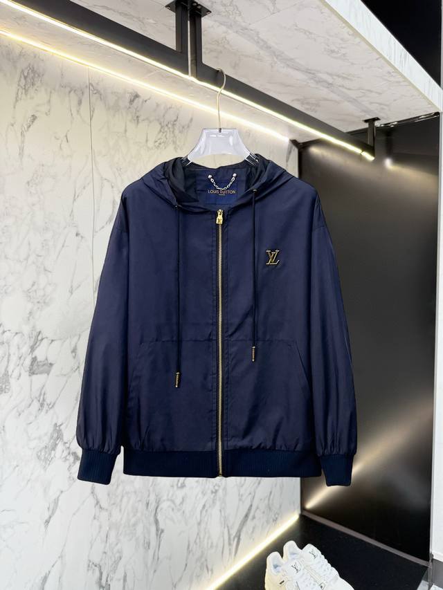 Lv 2025 Fall new jacket, a runway-fresh item in immaculate condition, comfortabl