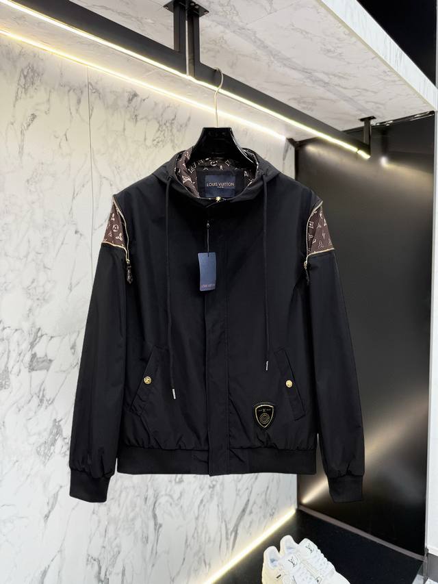 Lv 2025 Fall new jacket, a runway-fresh item in immaculate condition, comfortabl
