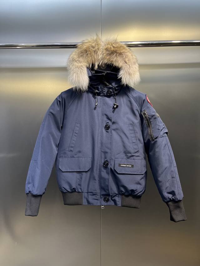 Canada Gooes 02 Chilliwa Bomber Jacket 02, the cold-weather gear of choice for A