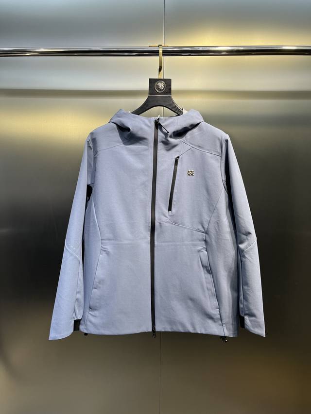 Kolon's latest 2025 fall/winter men's collection, , is windproof and rainproof