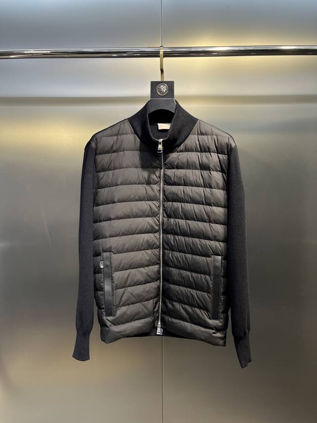 Moncler's 25-year-old stand-up collar, zip-up wool knit patchwork jacket, single