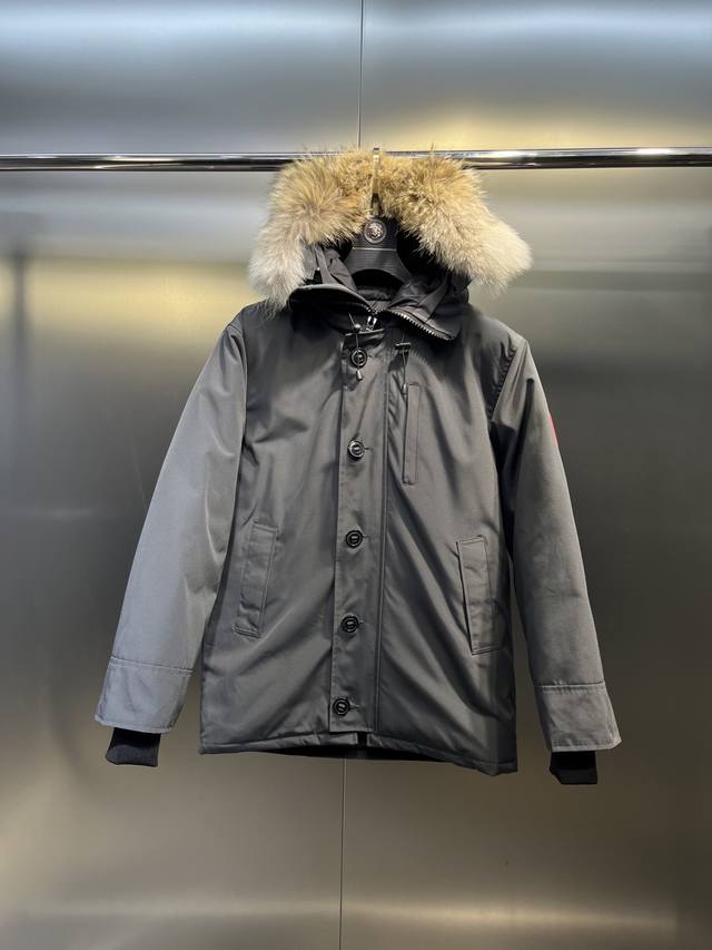 Canada Goose 2006 , the celebrity-style jacket available for both men and wome