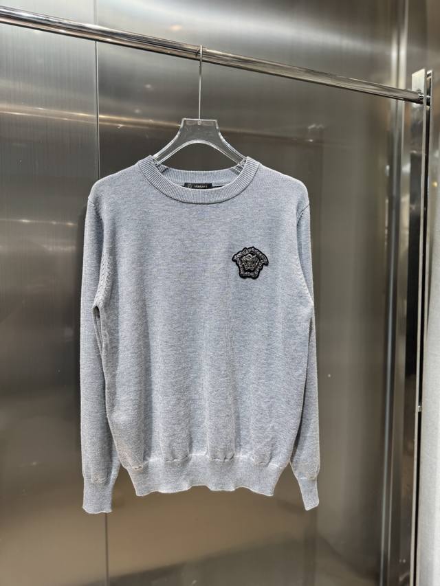 Versace 2025 Autumn and Winter SweaterFabric: 100% Andy VelvetFeatures: Anti-pil