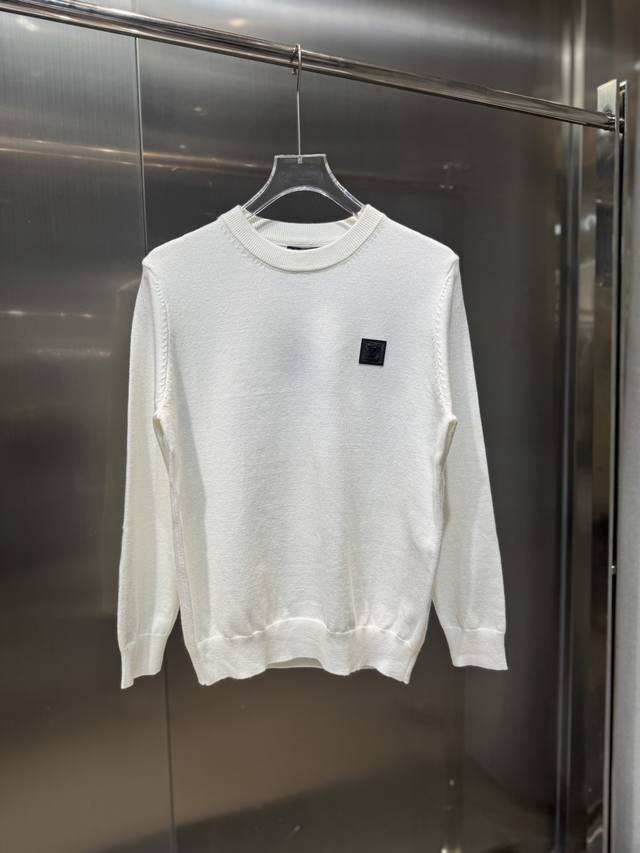 Lv 2025 Autumn and Winter SweaterFabric: 100% Andy VelvetFeatures: Anti-pilling,