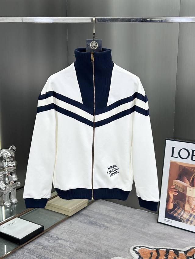 A top-quality, latest-look sportswear set from Lv, featuring all the latest lab