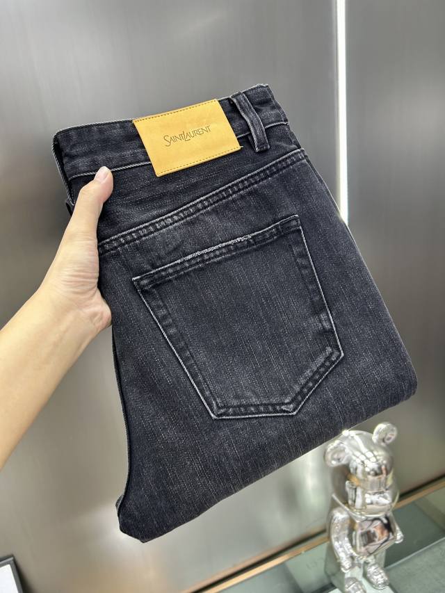 Ysl's new 25 casual jeans are made from carefully selected, premium fabrics for