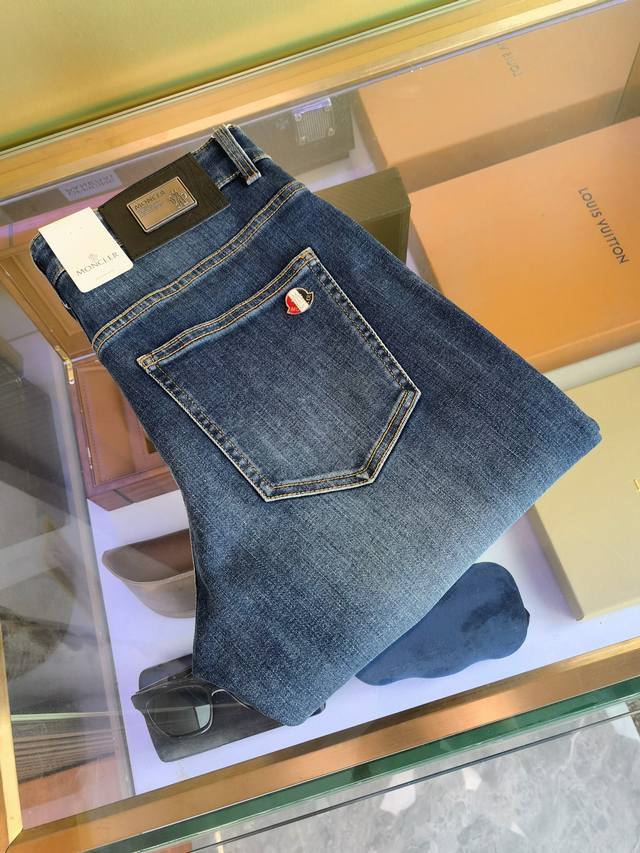 Moncler's new arrivals! 2020 Fall/Winter hot new arrivals, available in-store.