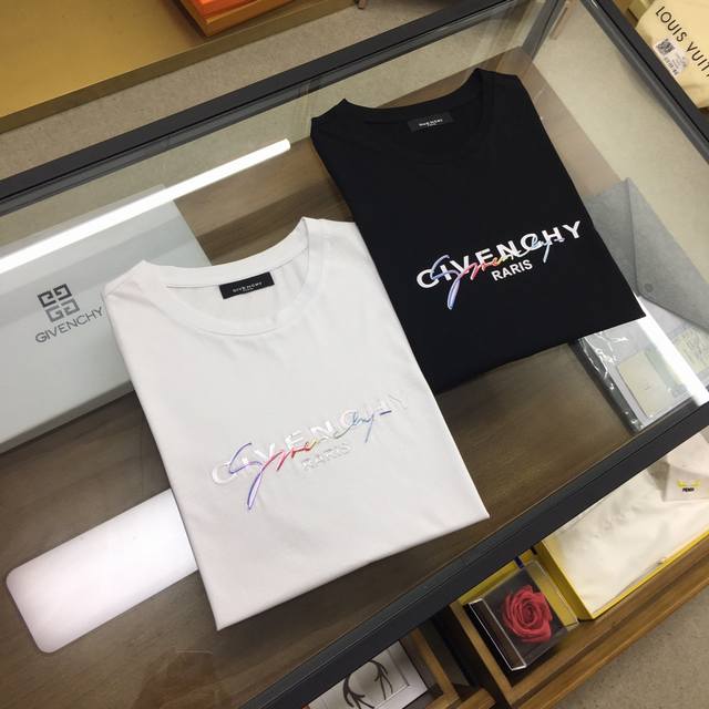 Hot item coming soon! Gvc men's round neck short-sleeved shirt with a embossed l