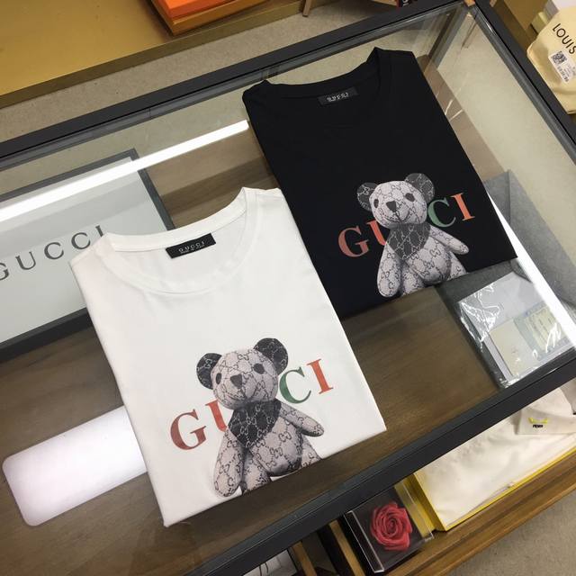 Hot item coming soon! Gucci men's round neck short-sleeved top with classic emb