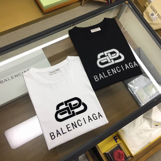 #Best-selling item: Balenciaga men's round-neck short-sleeved top with classic f