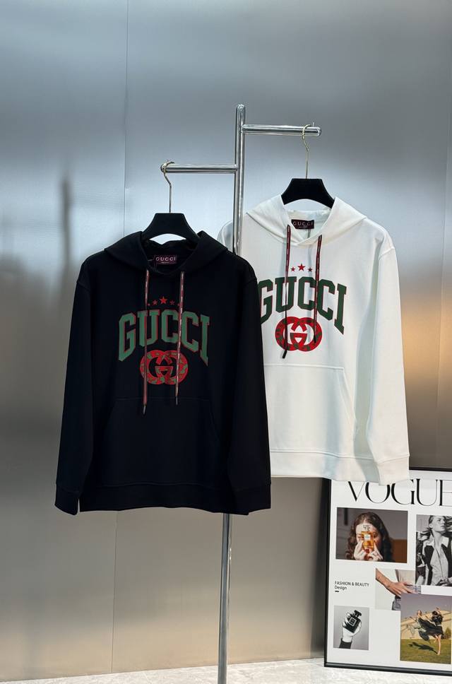 Gucci's new 2025 chest logo hooded sweatshirt features a simple, stylish design