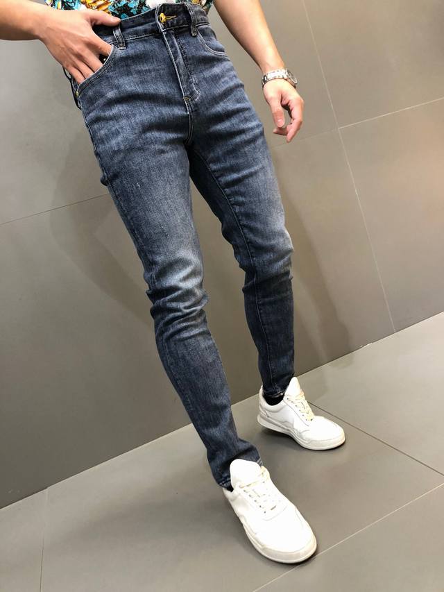 Official quality, featuring the best-selling Lv. New spring/summer men's jeans,