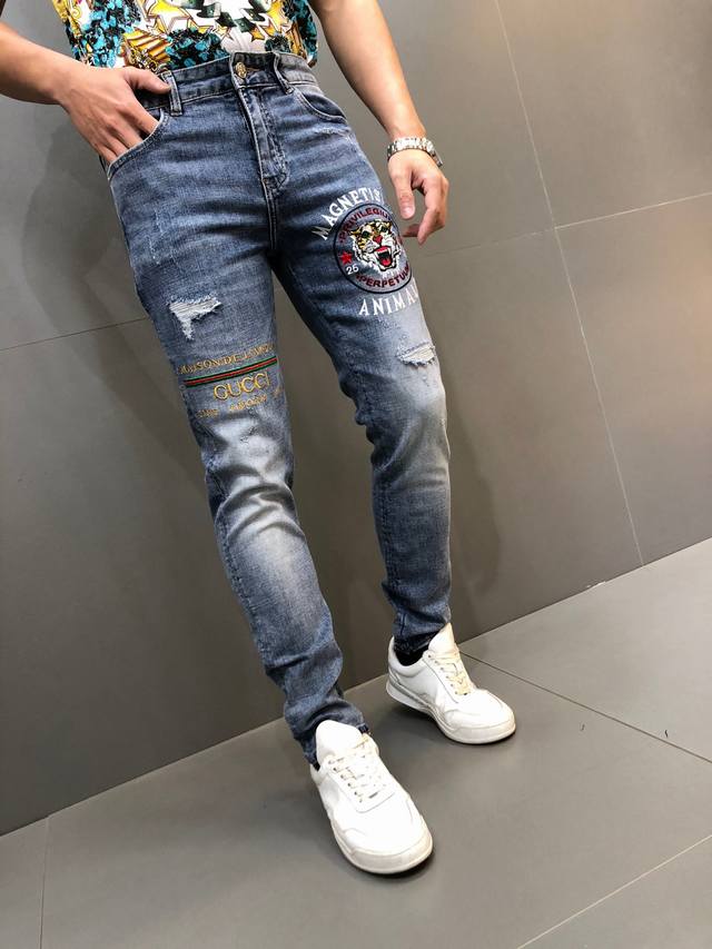 High-quality, featuring Gucci's best-selling styles. New spring/summer men's je