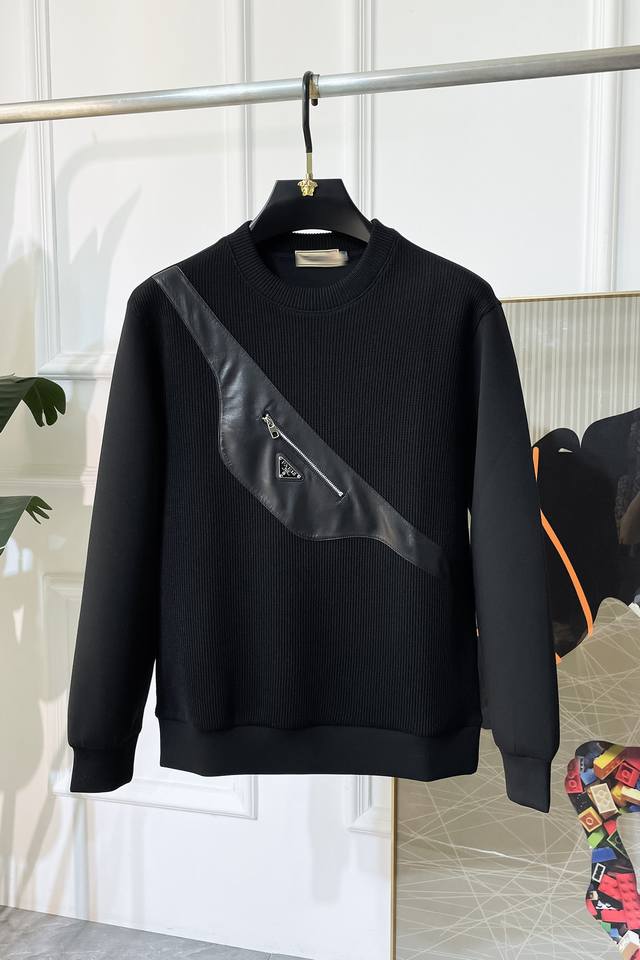 Prada's 2025 Fall hot-selling collection, the ultimate in stylish sweatshirts a