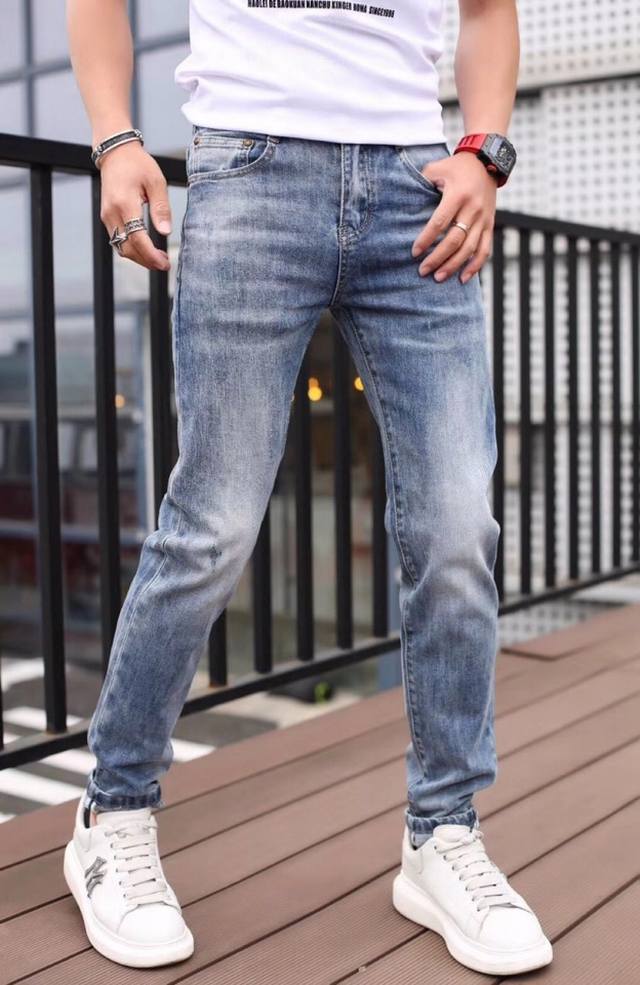 Lv Global order outflow! Fashionable and trendy, these high-end custom SS jeans