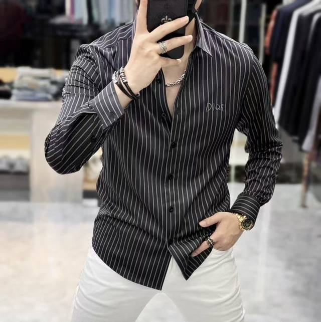 Dior's 2025 Autumn/Winter fashion hit, a high-end long-sleeved shirt, sourced fr