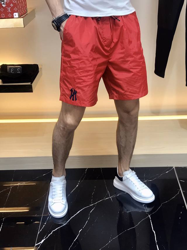 Gucci 023 top solid color and cross-style skull embroidered shorts, unique style