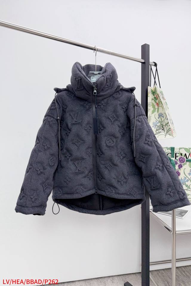 Lv Louis Vuitton Monogram Embossed Down Jacket Fabric: White Goose Down Craftsma