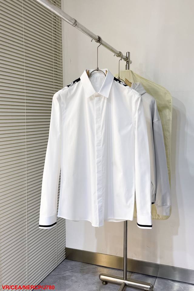 J780 Vr Versace high-quality 25 spring and summer latest summer men's must-have