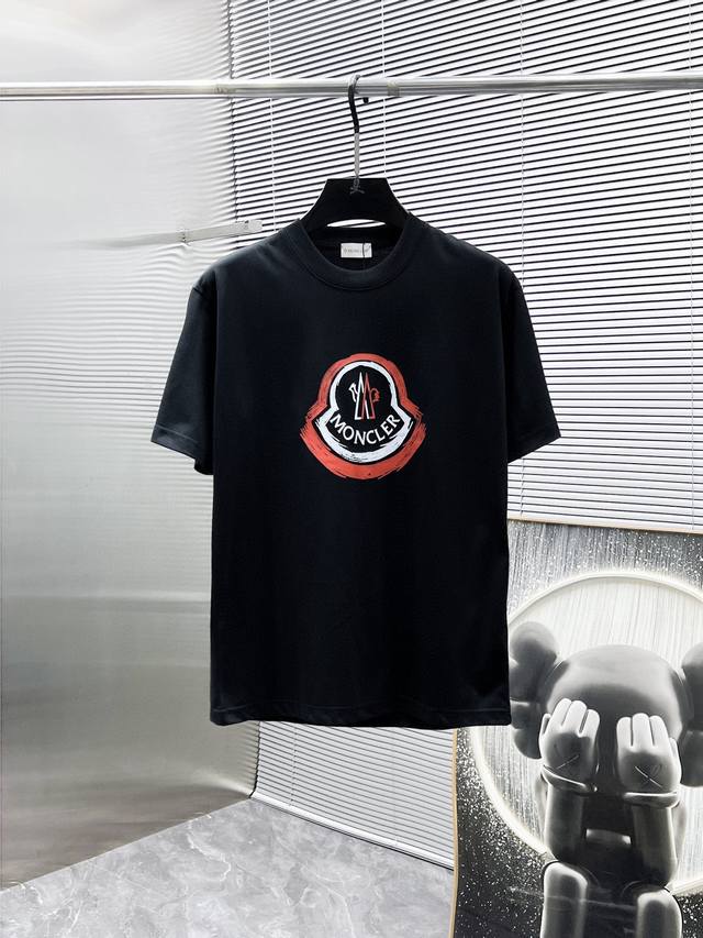 Moncler's 2025 Spring/Summer new release, the latest short-sleeved, crew-neck T-