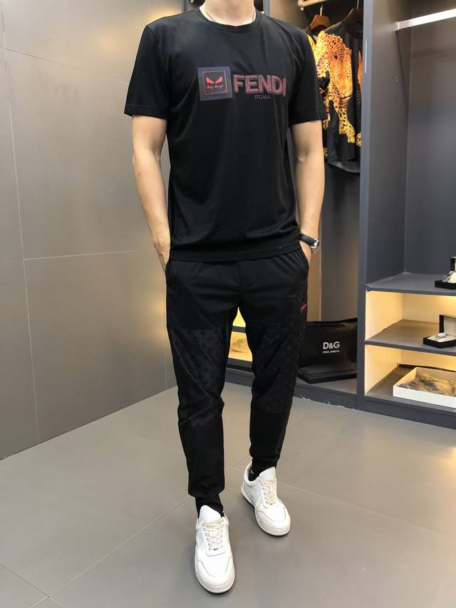 Fendi. Wearing weight. Spring/Summer SS collection. Available at the official w