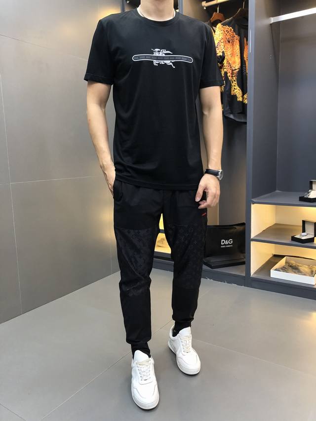 Burberry. Spring/Summer collection. Available at the official website and count