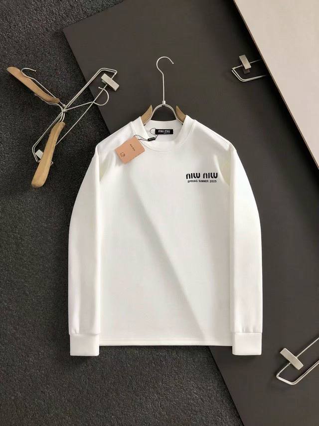 Miu Miu 2025 early autumn new round neck sweatshirt, unisex style! Unique and ey