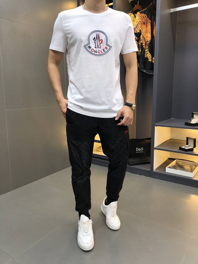 Monkou. Wearing weight. SS Spring/Summer collection. Available at the official