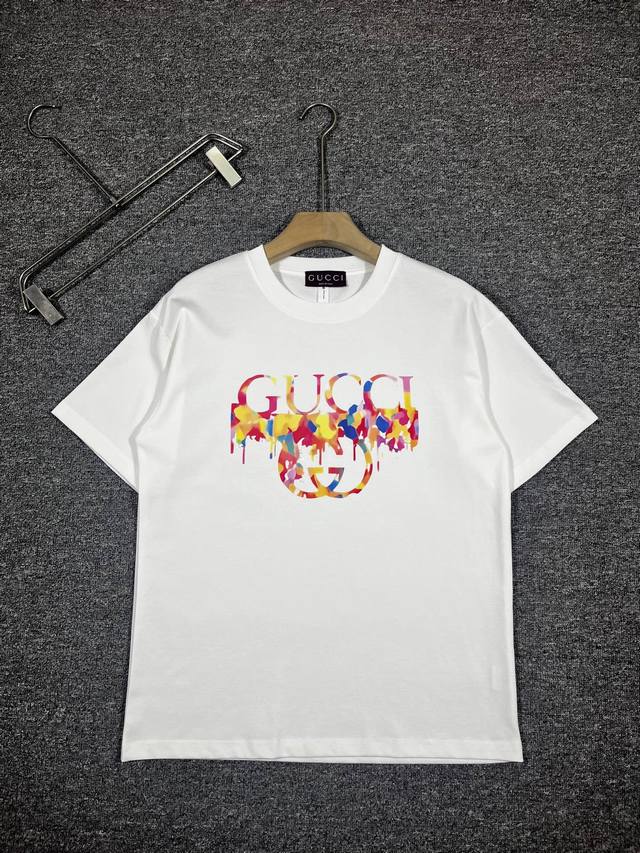 Gucci Short Sleeve Collection Season: Spring/Summer 2025 Colors: Black, White, G