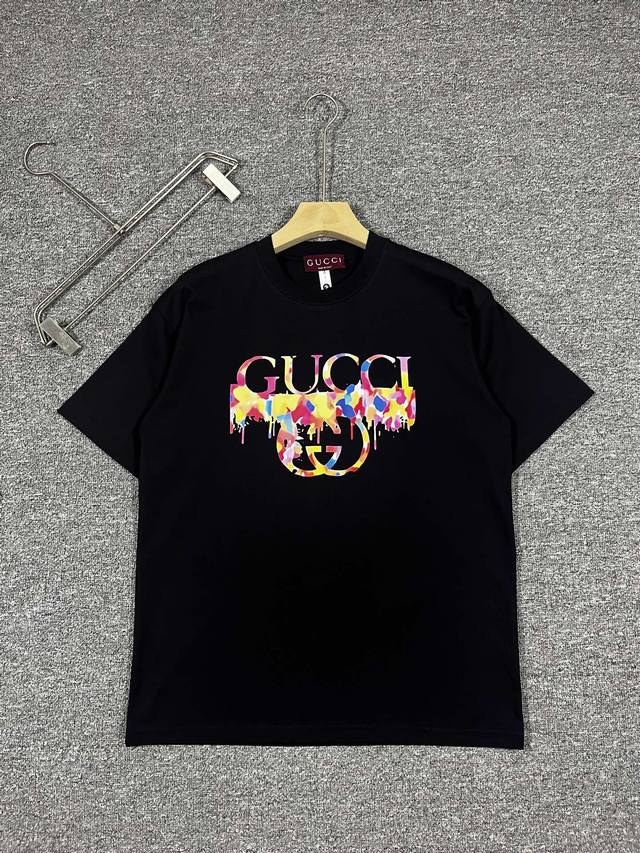 Gucci Short Sleeve Collection Season: Spring/Summer 2025 Colors: Black, White, G
