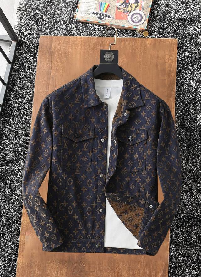 Louis Vuitton Lv 2025 Spring and Autumn new casual denim jacket, the latest fash