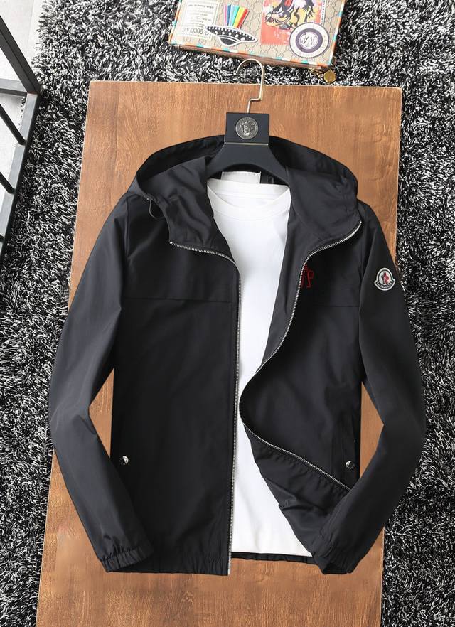 Moncler 2025 spring and autumn new casual jacket, the latest fashion casual zipp