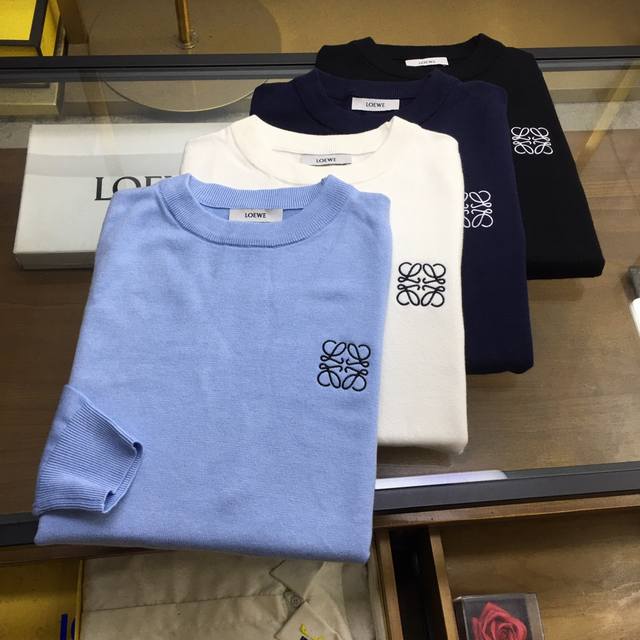 New Sweater from Loew... Fw New embroidered crewneck knit sweater with distinct