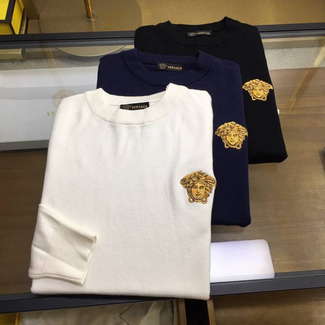 New Versac Sweater... Fw New embroidered crewneck knit sweater, with clear and
