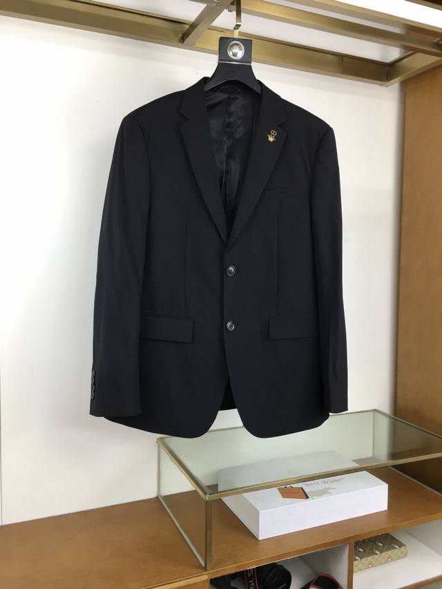 New single-breasted jacket from Dio..R , a premium men's wool single-breasted