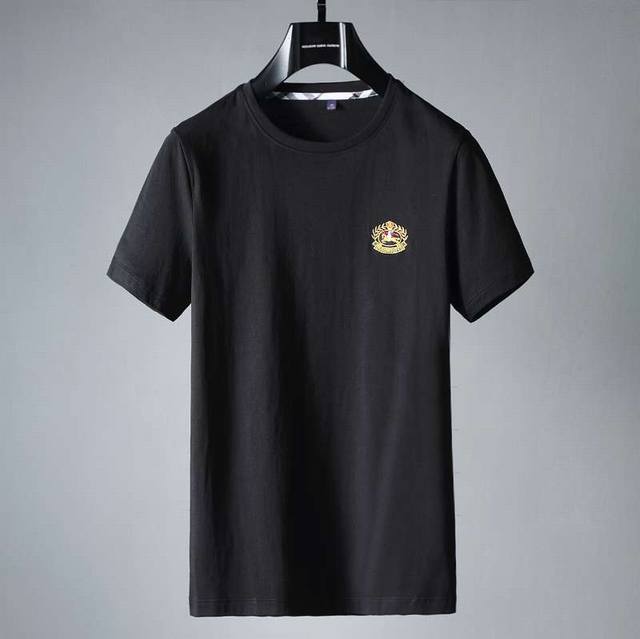 Bur's new spring/summer crew neck short-sleeved top is made of imported 90s comb