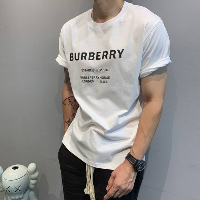 Bbr D-9: Short-sleeved T-shirt with brand logo. Custom-made branded fine cotton