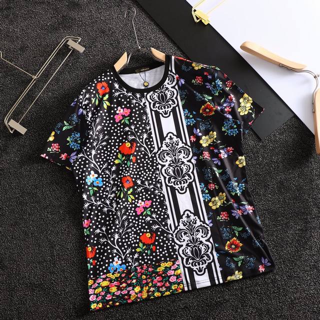 Versace summer official website new short-sleeved shirt, counter version, hot g