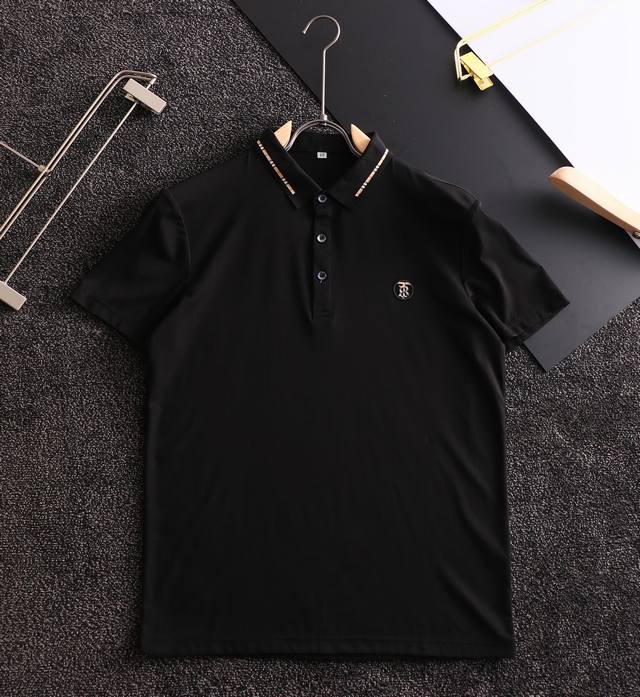 Burberry's official website features a new T-shirt with a meticulously crafted d