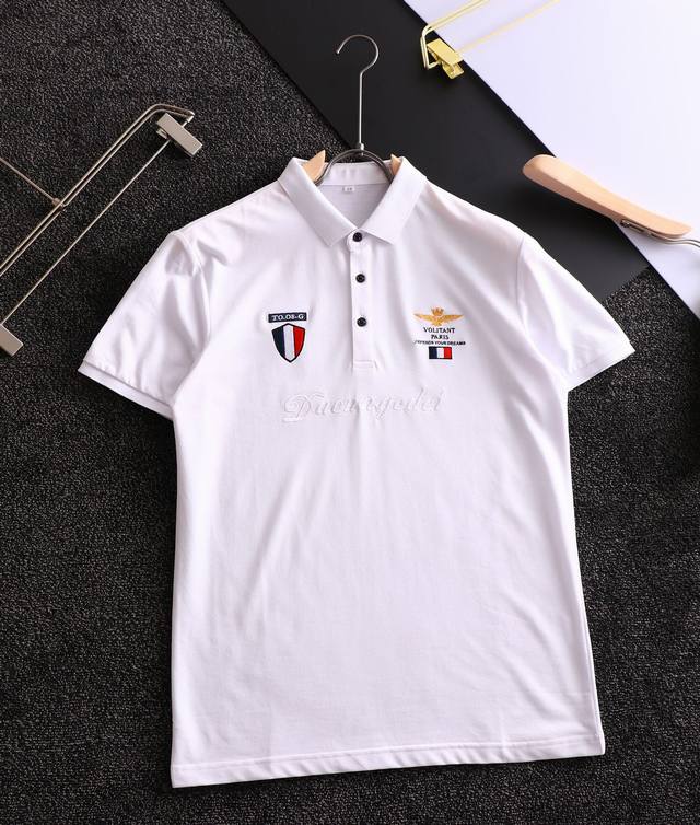 Armani SS official website's new T-shirt features a meticulously crafted design