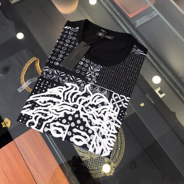 Versace# Versace 2020 early summer new short-sleeved T-shirt, exclusive custom!