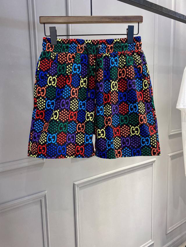 Gucci's new spring and summer products, available at the counter simultaneously,