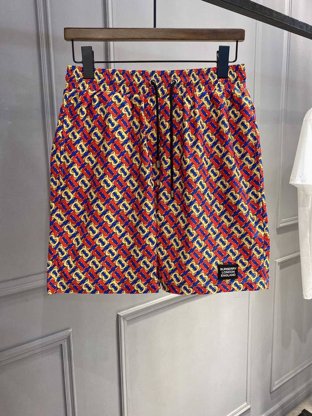 Burberry spring and summer new products, available at the counter at the same ti