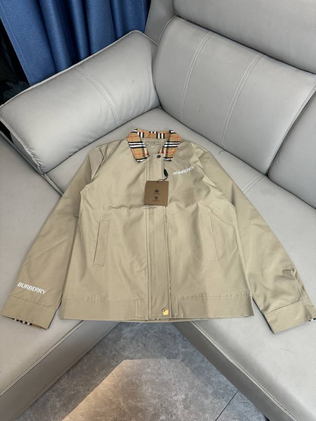 Burberry's new 2025 Spring/Summer jacket is a popular item from the store. This