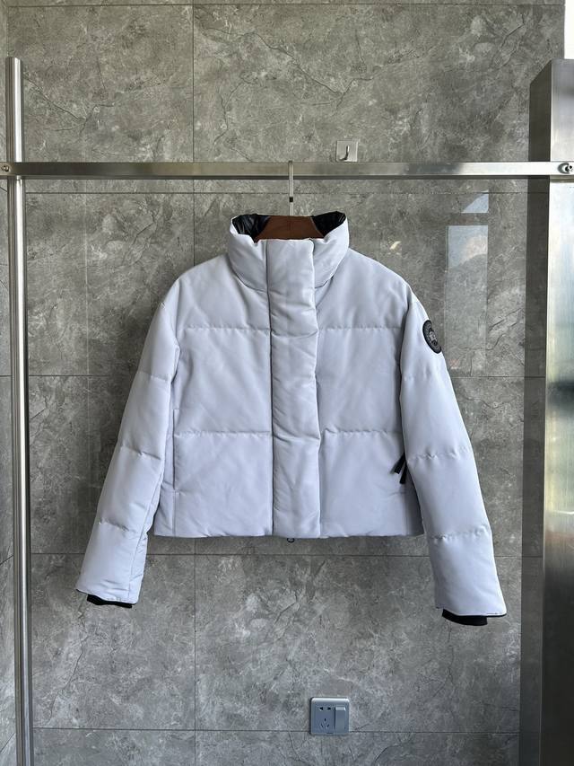 Factory Price p E2266Wb Grandview Black Label Cropped Down Jacket. Made from re