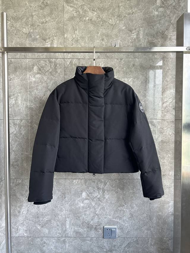 Factory Price p E2266Wb Grandview Black Label Cropped Down Jacket. Made from re