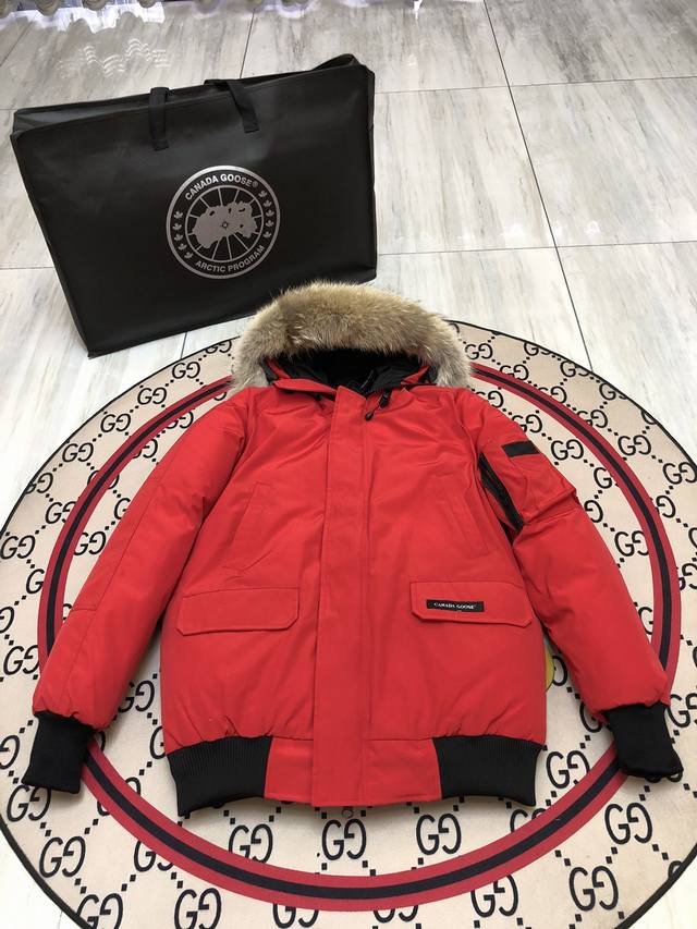 Factory Price p 01#Canada Goose Same Style as Putin! This hooded down jacket is