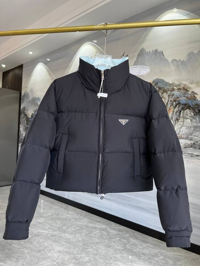 Factory price p New triangle-label short down jacket; This short down jacket fe
