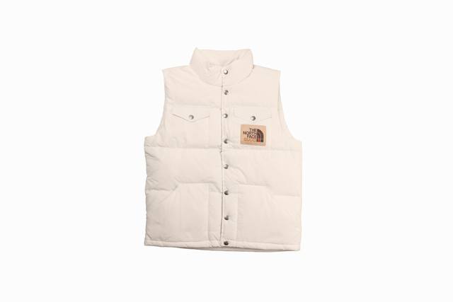 Factory Price: p The North Face Gucci collaboration stand-up collar down vest.