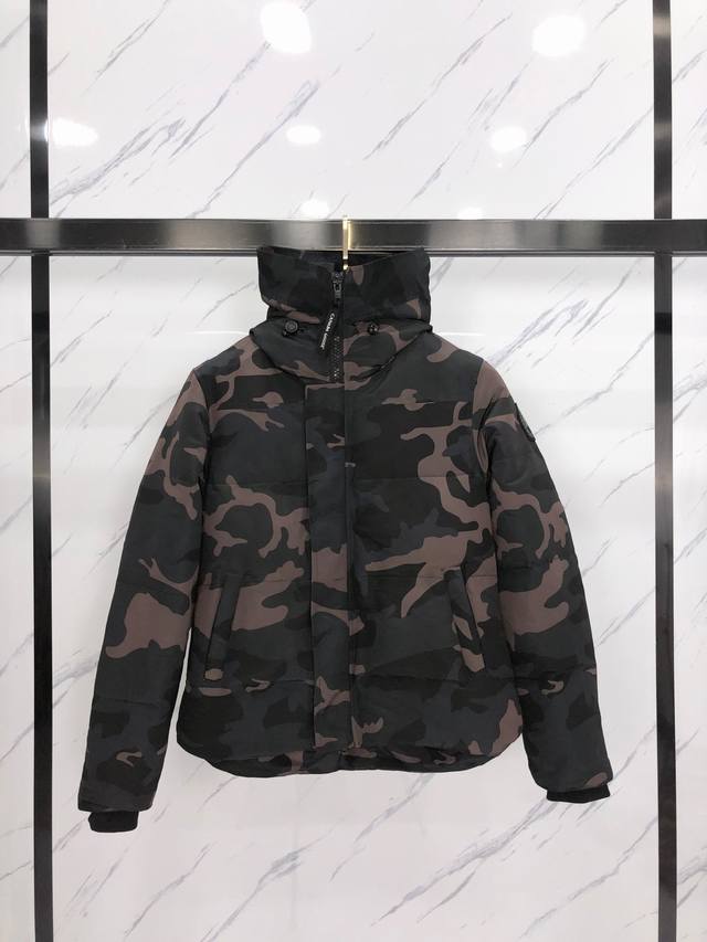 Style: Canada Goose 17 styles for men and women. Color: Black Camouflage. Facto